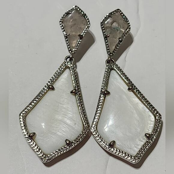 Kendra Scott Alexis mother of pearl clear with silver post dangle drop earrings - Picture 2 of 9